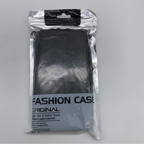 NOMO New iPhone 11 Case with Screen Protector - Picture 10 of 13